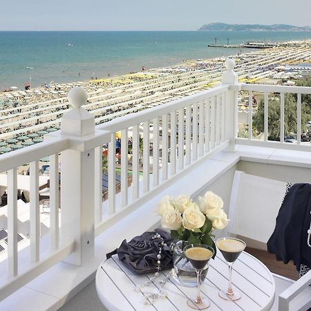 Hotel Tiffany'S Riccione Luaran gambar