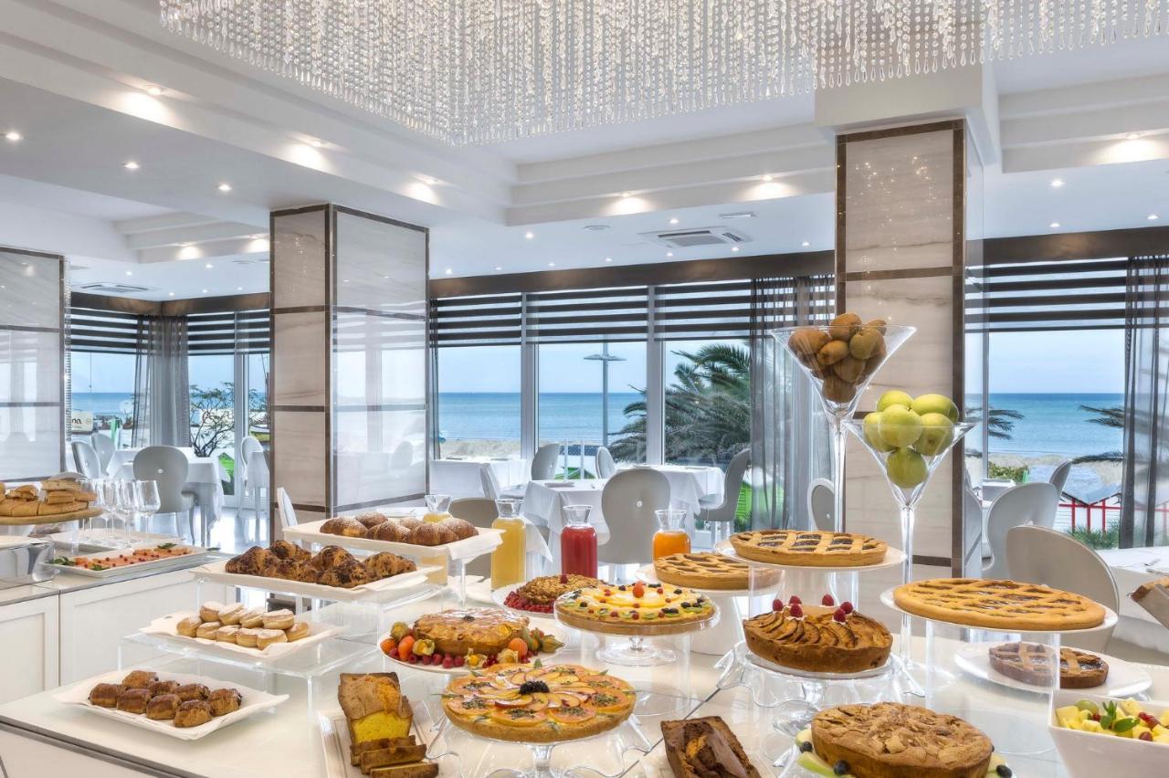Hotel Tiffany'S Riccione Luaran gambar