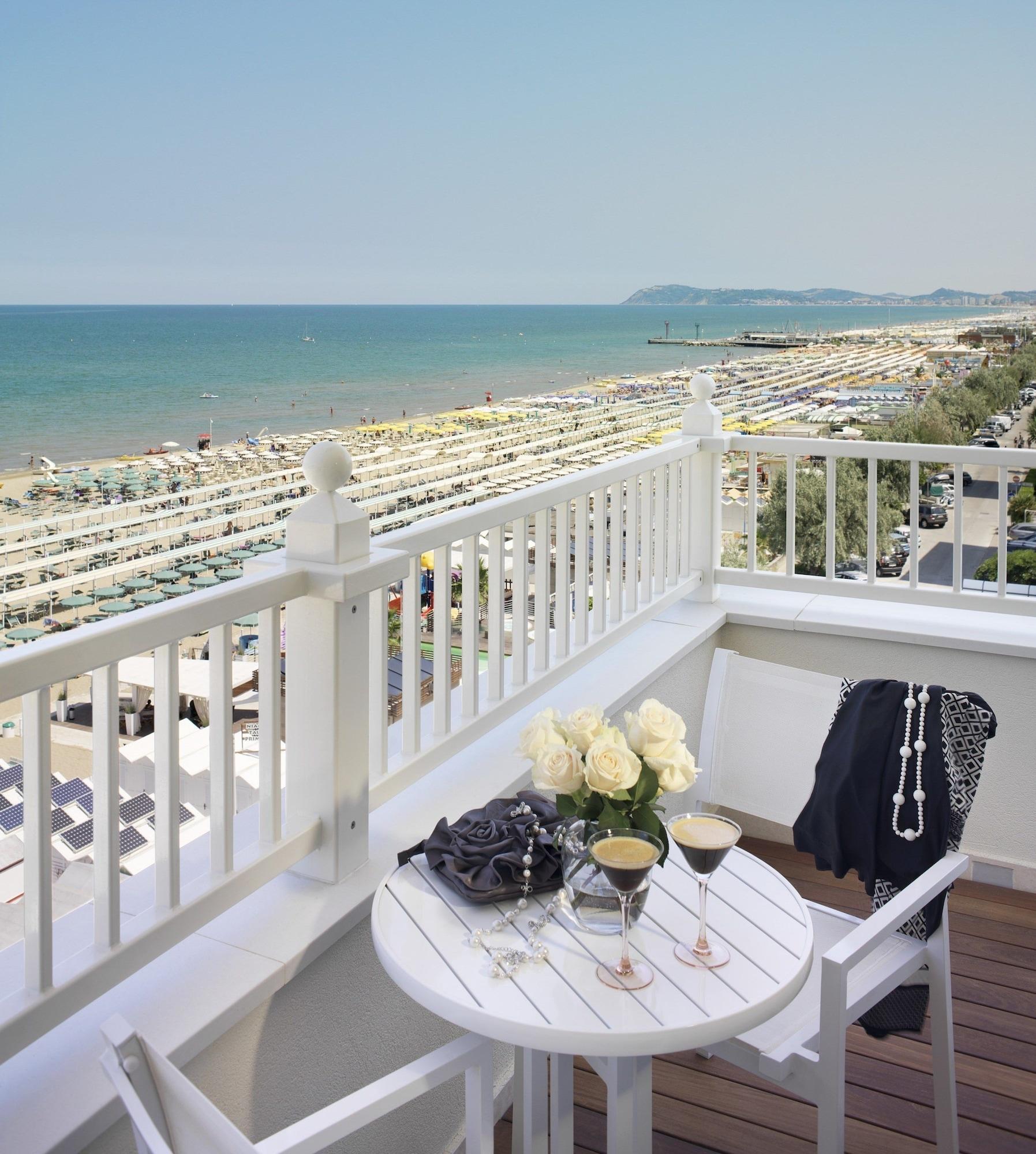 Hotel Tiffany'S Riccione Luaran gambar