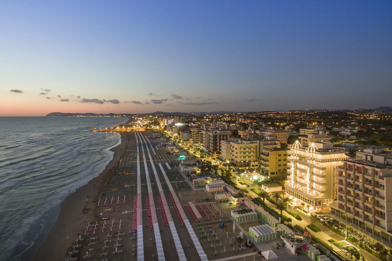 Hotel Tiffany'S Riccione Luaran gambar
